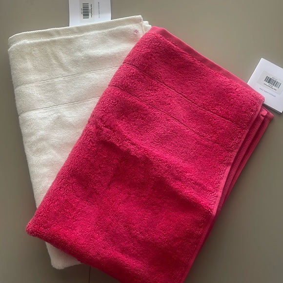 Super-Plush Hand Towels (1 Hibiscus, 1 Cream) - Picture 1 of 2